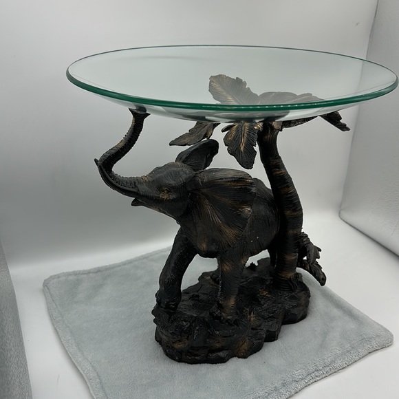 None Other - Table-Top Resin Elephant Replica with Palm Tree Holding up Clear Glass Disc Bowl